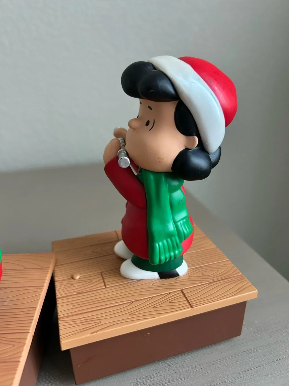 Hallmark Peanuts Christmas wireless Band Set Charlie Brown, Snoopy, Linus & Lucy